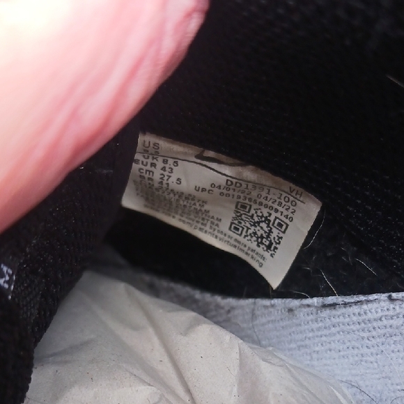 Nike Panda Dunk Black and White Low-Top Sneakers - Picture 6 of 6